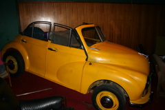 Voiture jaune